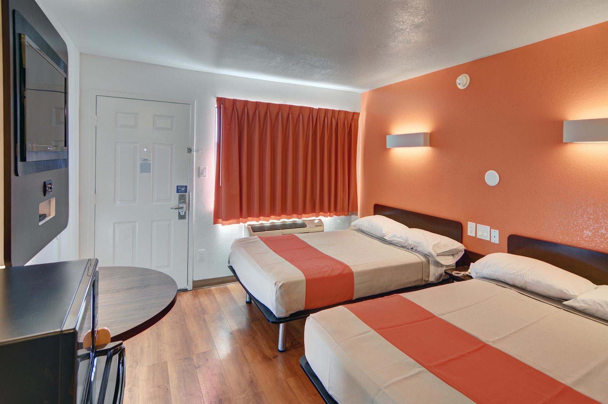 Motel 6 Denton, Tx - Unt Dış mekan fotoğraf