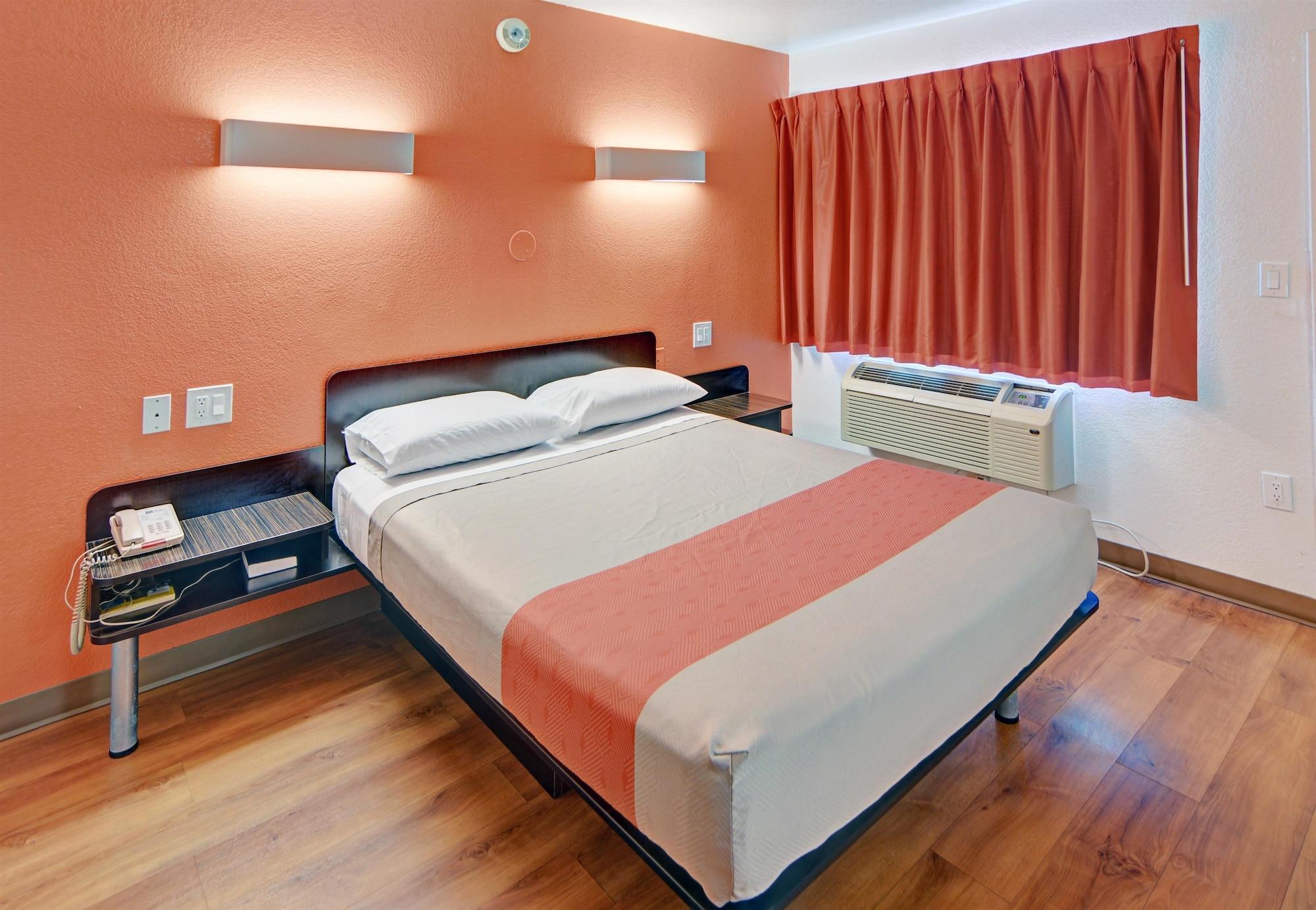 Motel 6 Denton, Tx - Unt Dış mekan fotoğraf