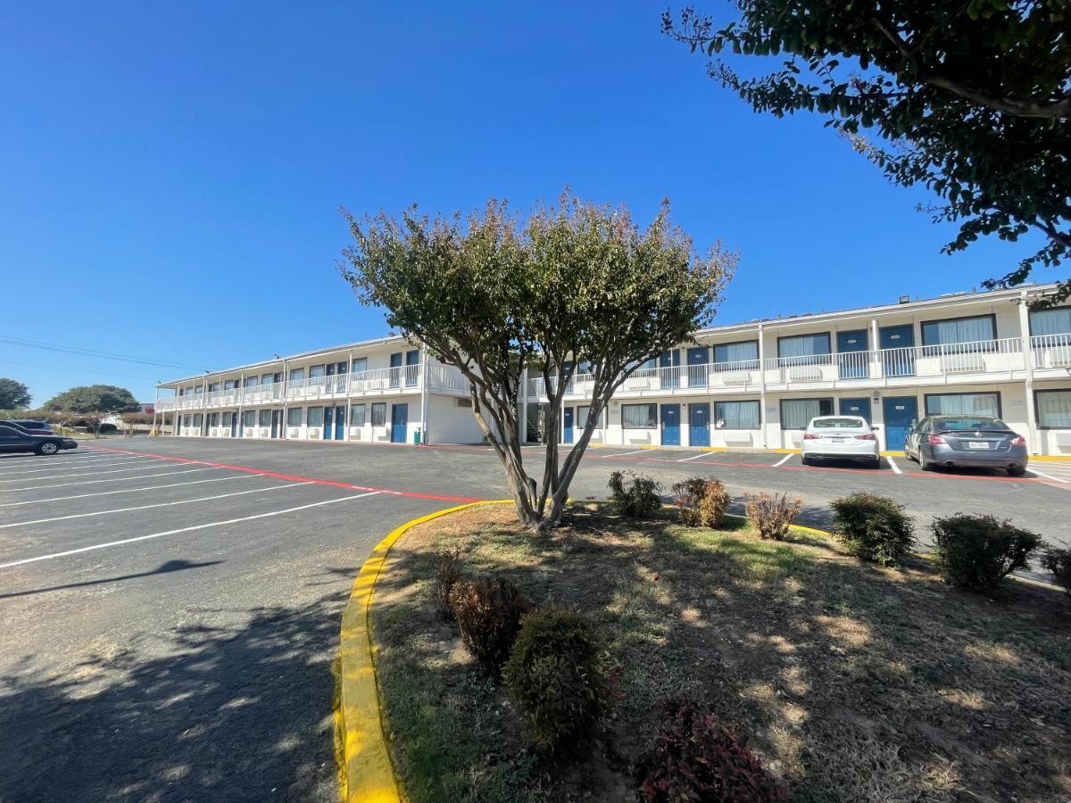 Motel 6 Denton, Tx - Unt Dış mekan fotoğraf