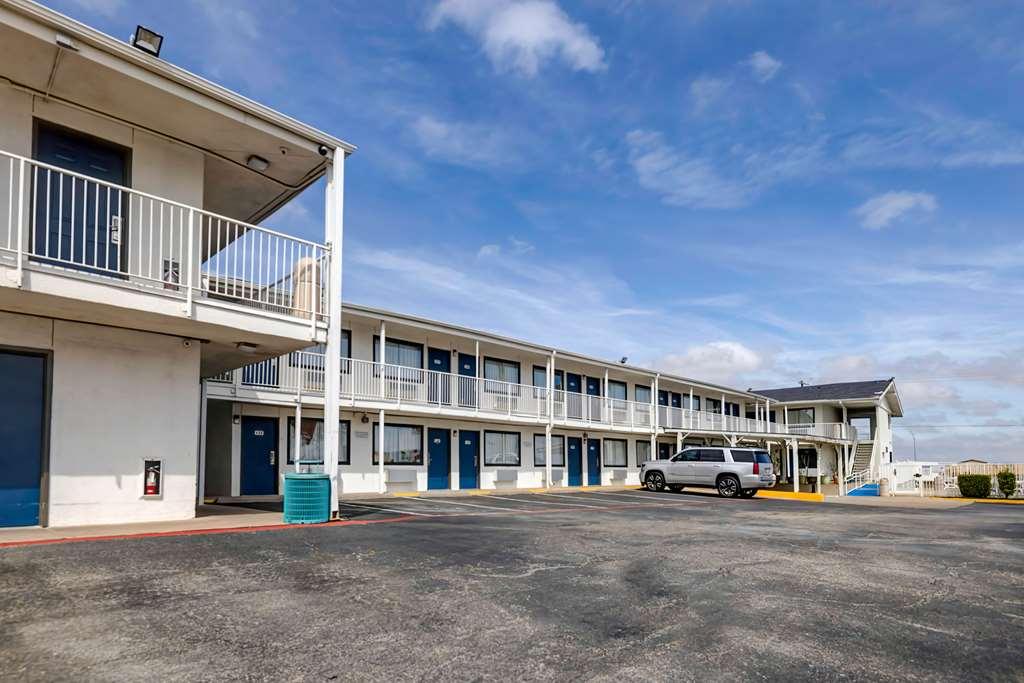 Motel 6 Denton, Tx - Unt Dış mekan fotoğraf