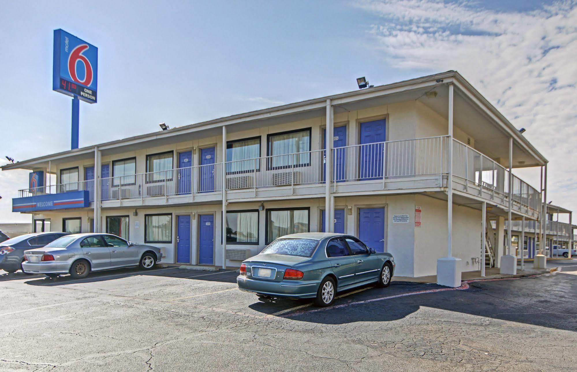 Motel 6 Denton, Tx - Unt Dış mekan fotoğraf
